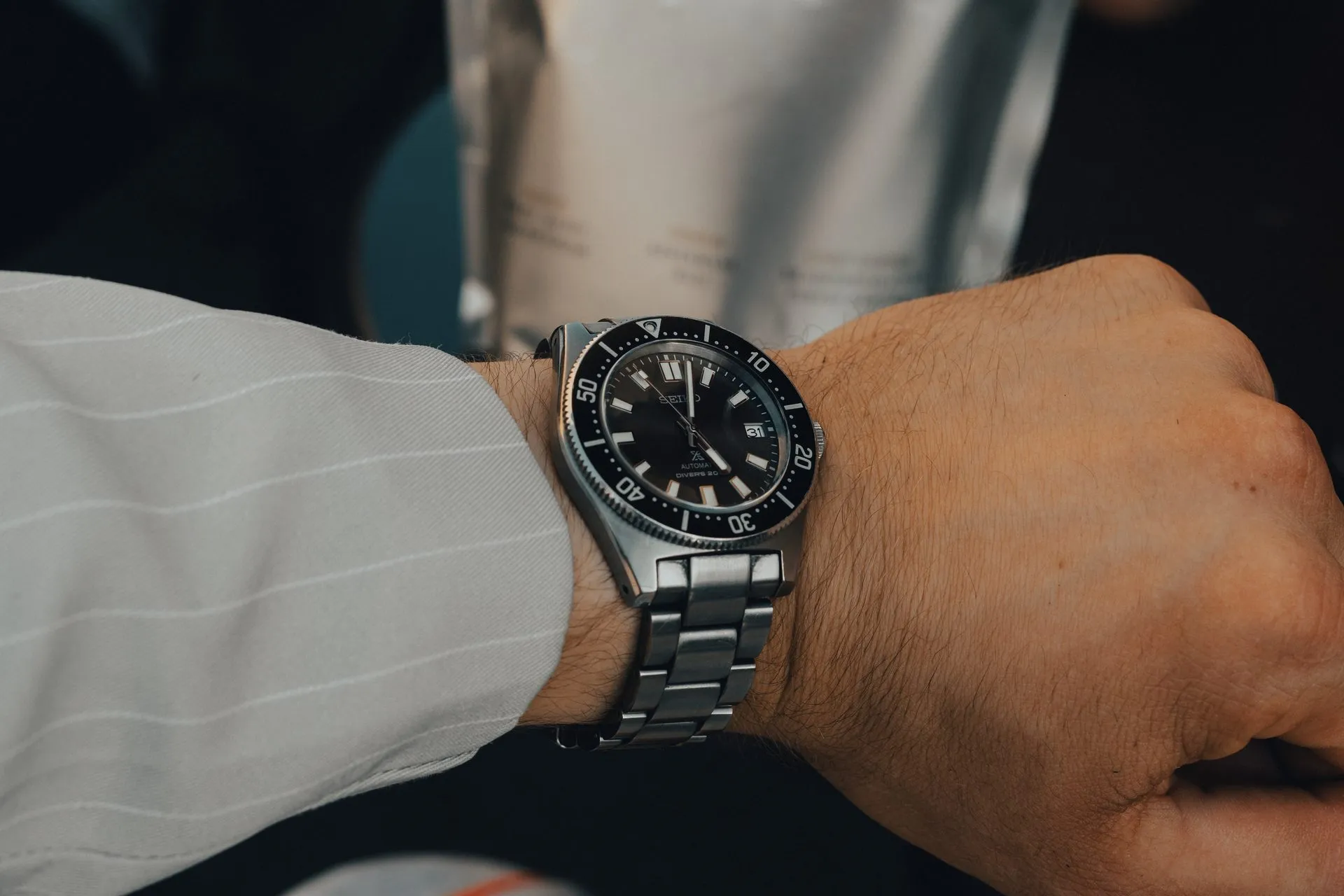 Reloj de buceo Seiko en la muñeca